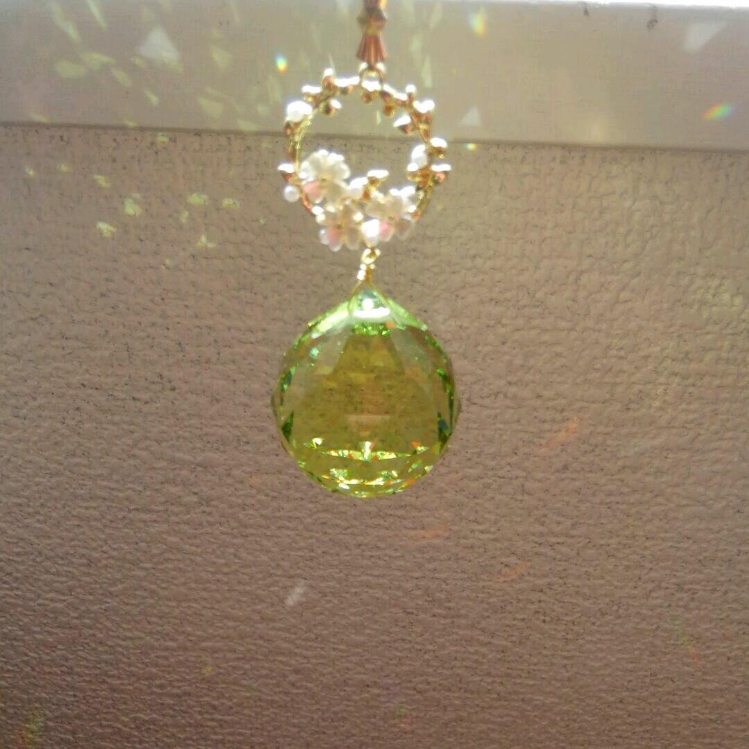 サンキャッチャー♡ハンドメイド「ペリドット♡ねこฅ•ω•ฅ」