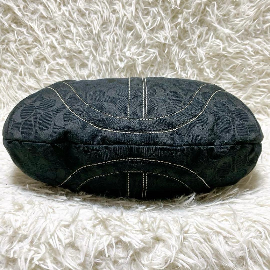 美品 COACH ショルダーバッグ ハーフムーン シグネチャー キャンバス 黒