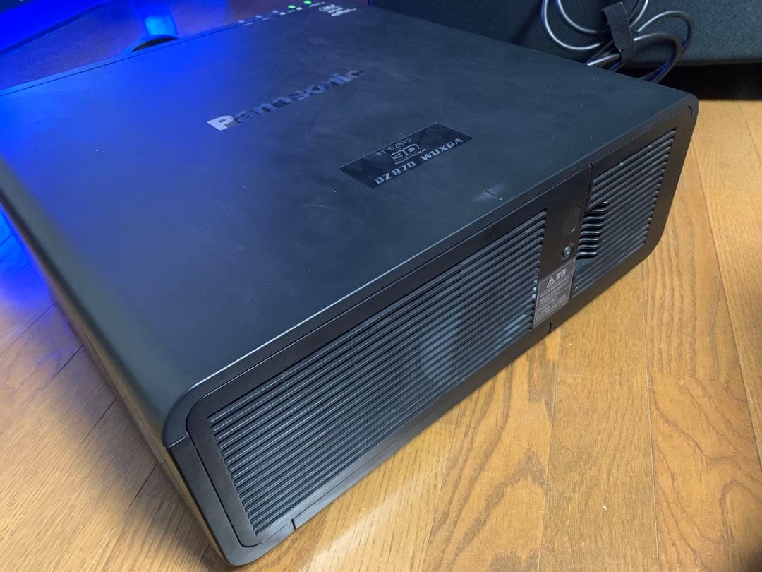 Panasonic 業務用PT-DZ870LK et dle085 レンズ