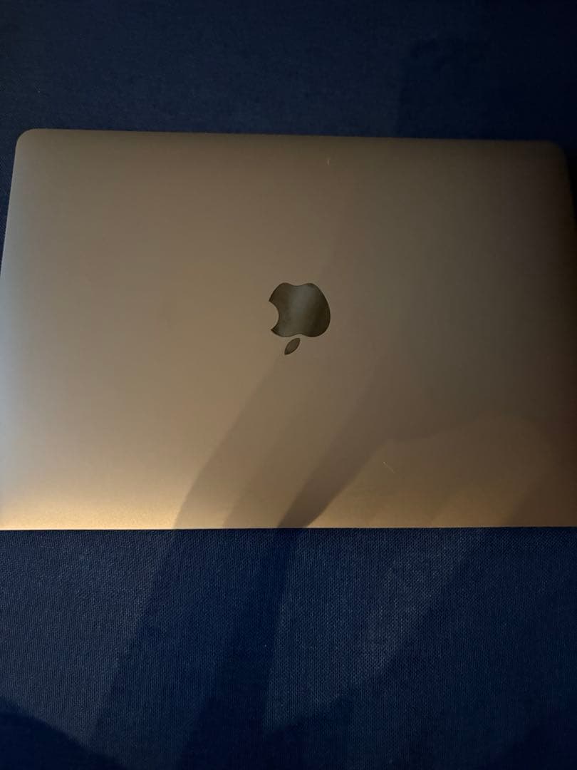 MacBook Air 2020 i3 8GB 256GB 充放電98回 美品