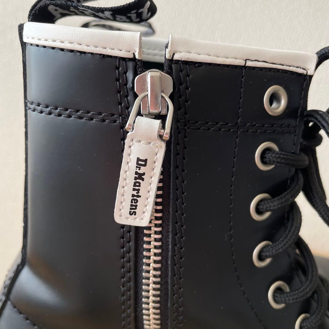 【24.0】ドクターマーチン ZIP 8ホールブーツ 日本限定 ホワイトステッチ