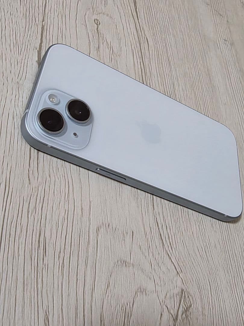 Apple iPhone 15 ホワイト　SIMフリー