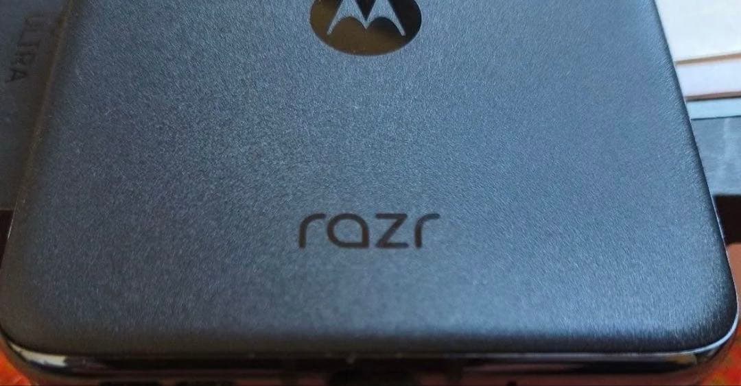 motorola la razr 40 ultra　2/1出品取消