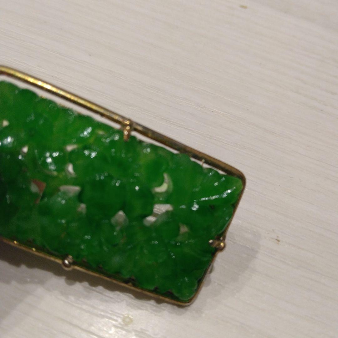 翡翠　ヒスイ　ブローチ
