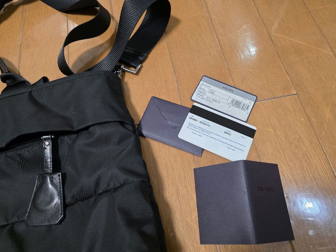 プラダトートバッグ