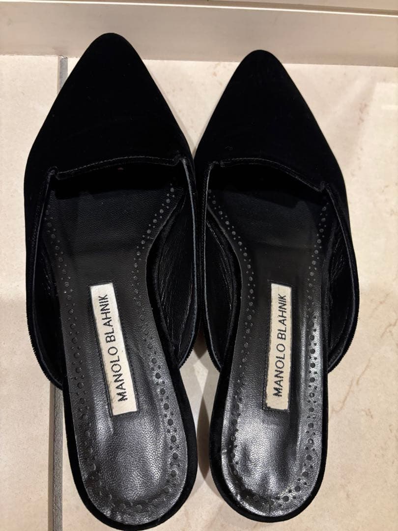 マノロブラニク 37 ブラック ベロア ミュール 靴 シューズ マノロ 黒