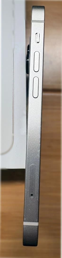 iPhone 13 mini 128 GB docomo カメラ不具合