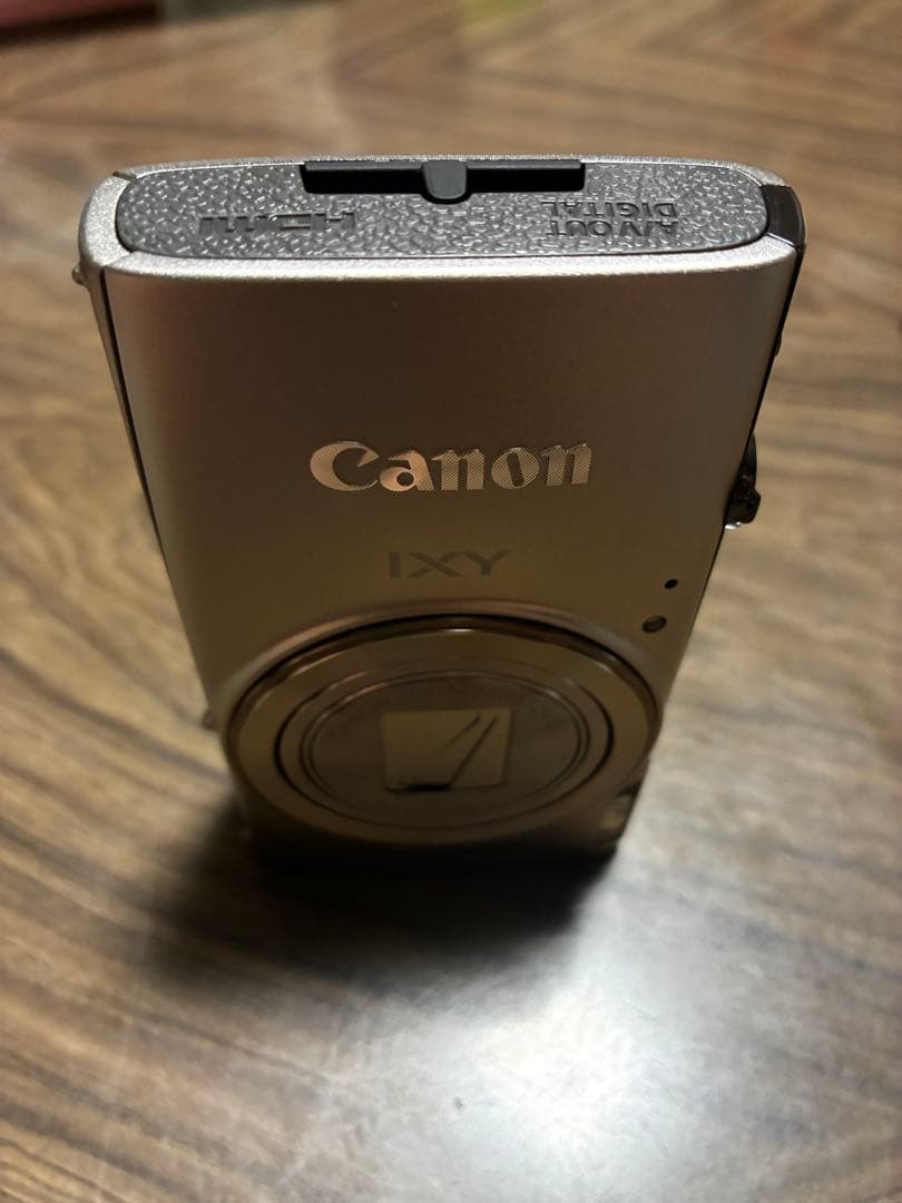 Canon IXY コンパクトデジタルカメラ 本体と付属品