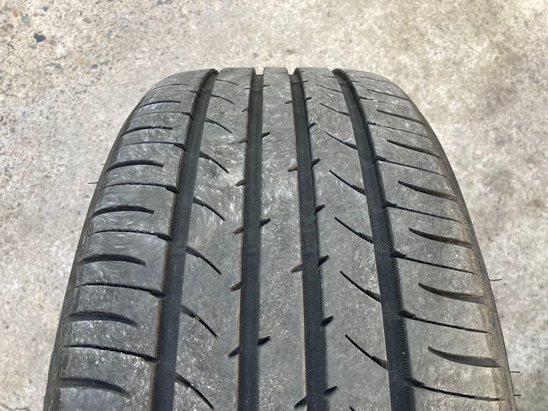 ロクサーニ　アルメイダ　18インチアルミホイル　1台分　225/45R18