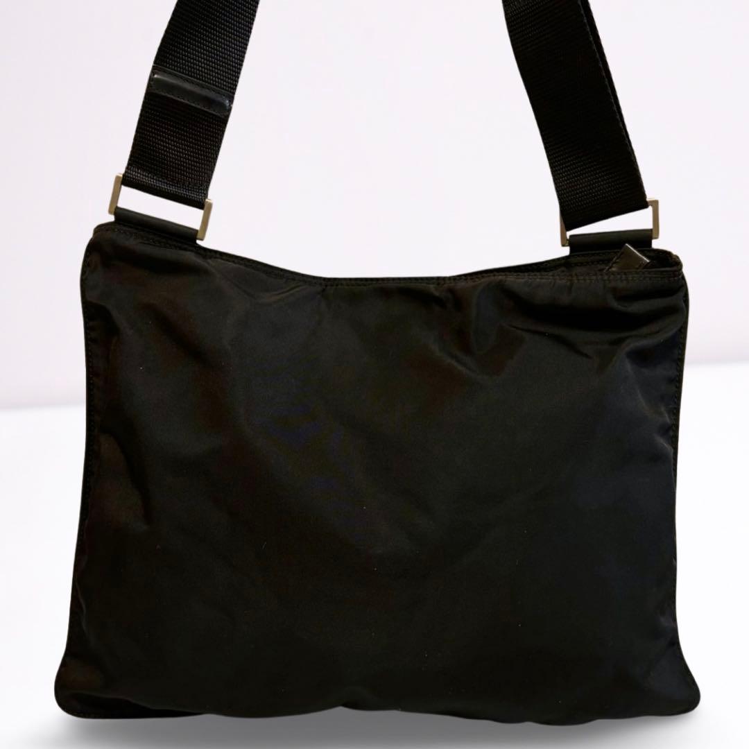 【正規品】プラダ PRADA ナイロン ショルダーバッグ 黒 三角ロゴ 男女兼用