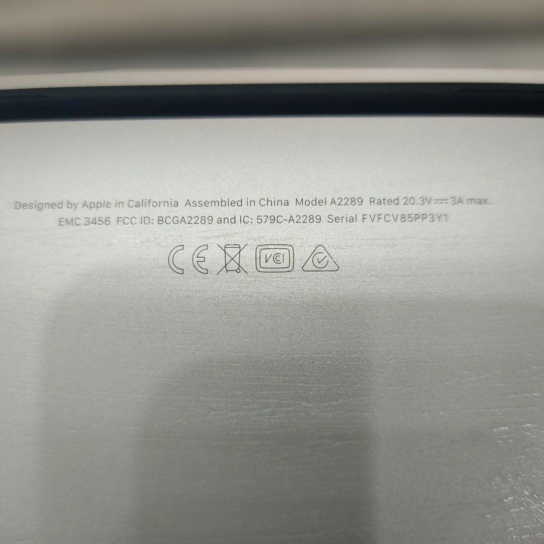 MacBook Pro13インチ 2020 箱 ケース付き