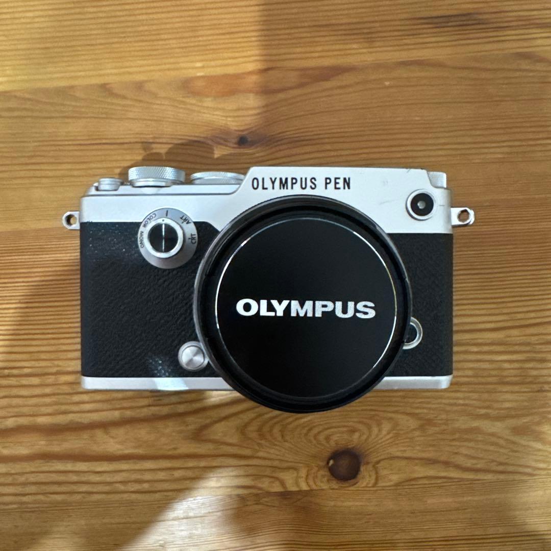 OLYMPUS PEN-F ミラーレス一眼 本体とレンズ