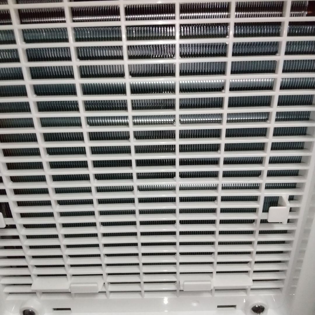 これからの時期に大活躍➰コンプレッサー式コロナ衣類乾燥除湿機