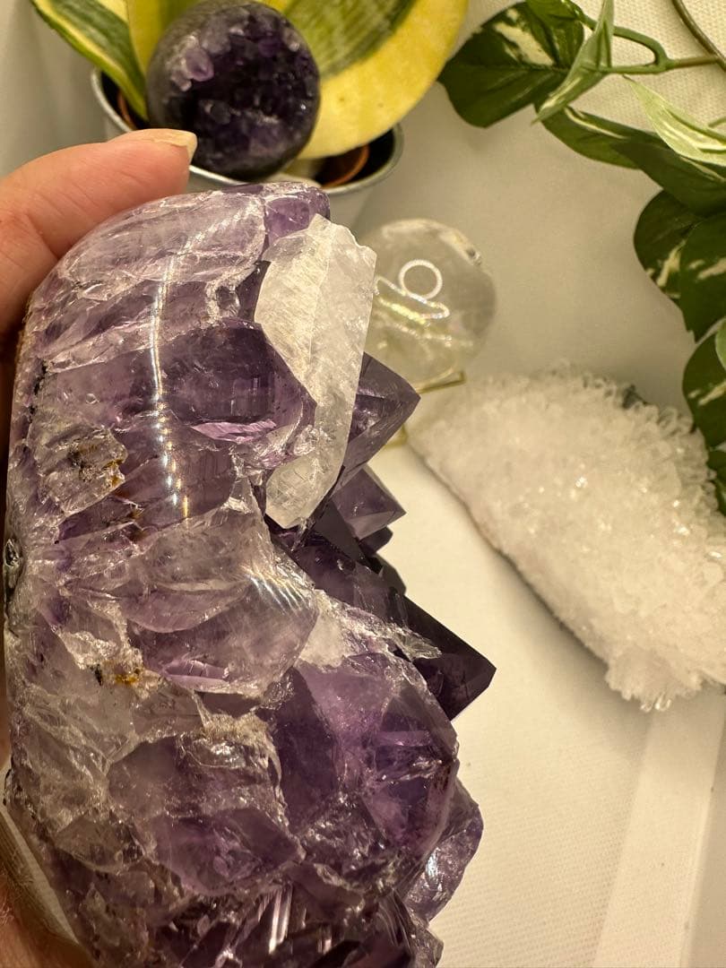 アメジストハートクラスター♡ロマネ入り♡カルサイト共生♡高級彫り台座