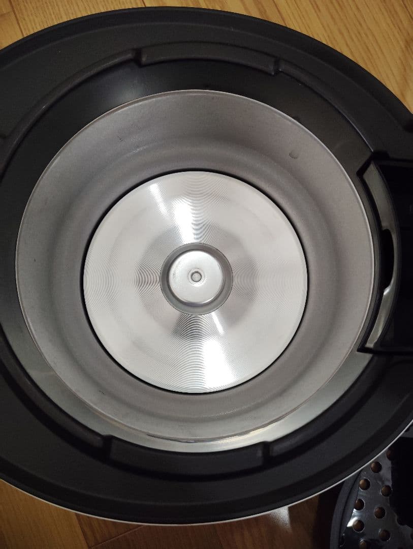 極美品・動作良好 SHARP ヘルシオ 水なし自動調理鍋 KN-HW10E-W