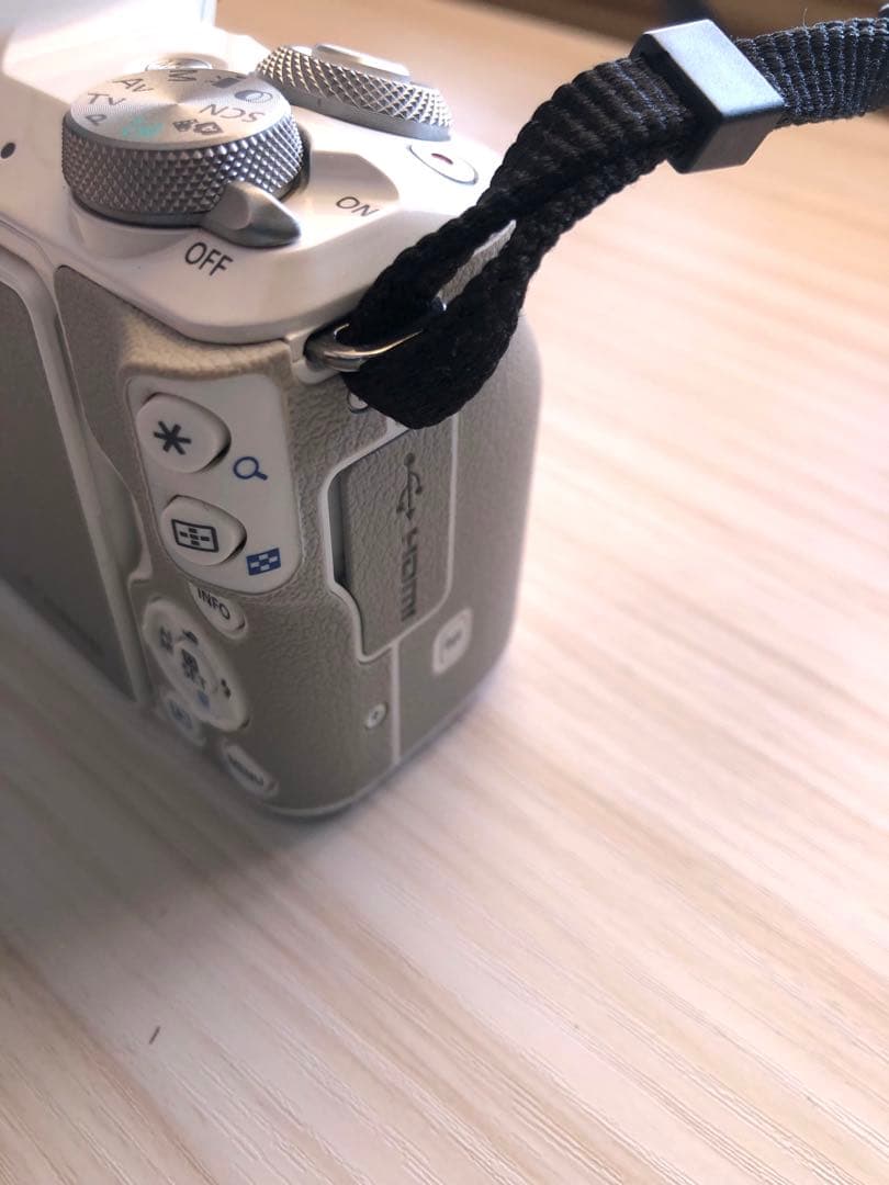 デジタルカメラ EOS kiss M EF-M15-45 IS STM EF-M22 STM