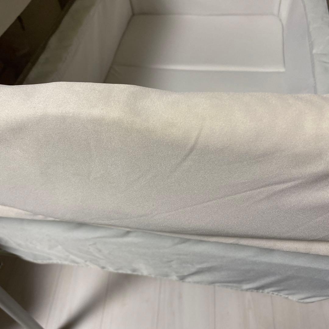 Combi ベビーベッド トモネル ベージュ メッシュ