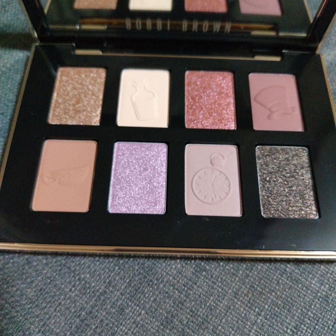 【ボビィブラウン】アリス・イン・ワンダーランド アイシャドウパレット♪