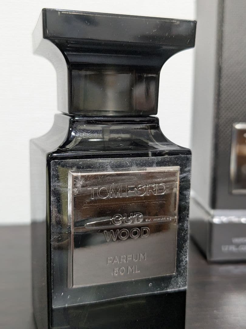 【ほぼ未使用】TOM FORD BEAUTY　ウードウッド パルファム 50ml