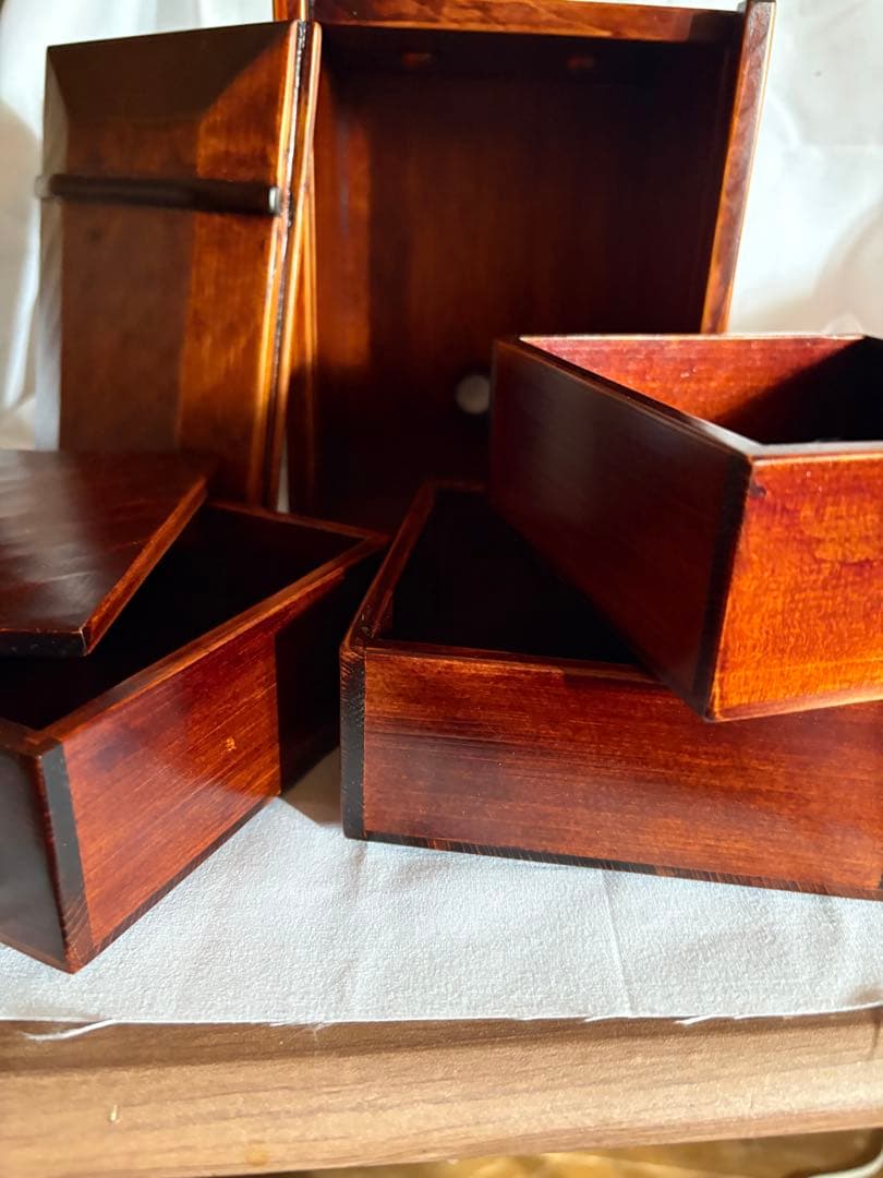 遊山箱　漆塗り