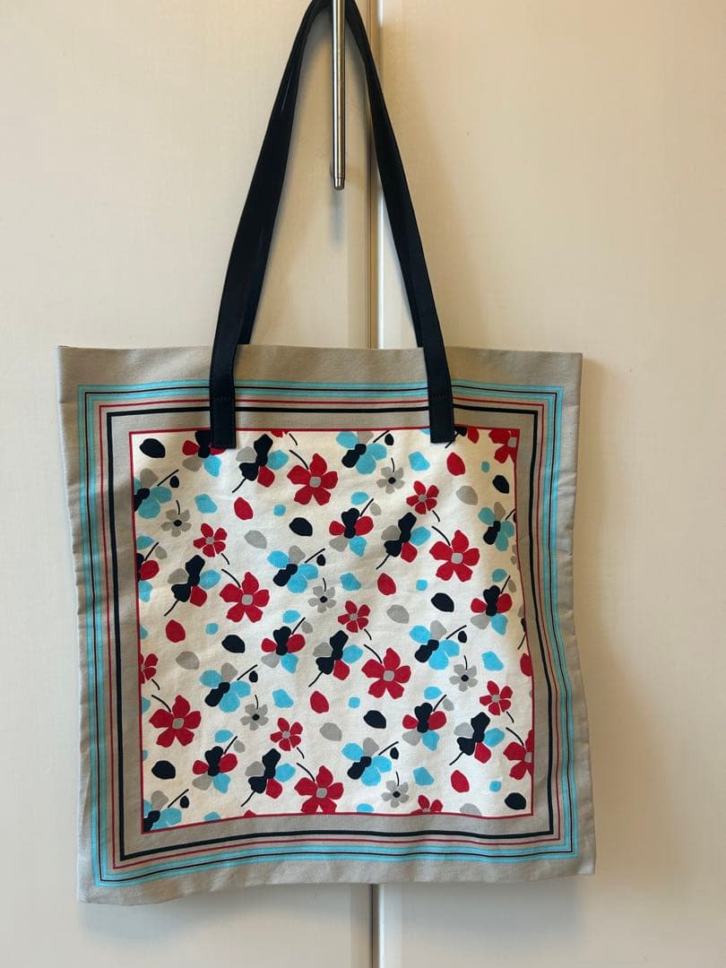 ★お値下げ　MARNI 花柄バンダナトート収納袋付き リップスティック