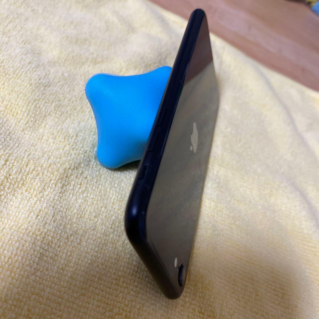 に*い様 iPhone SE (第2世代) 本体 バッテリー最大容量93%