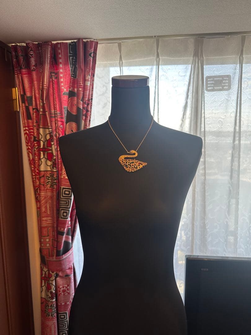 希少　SCS スワロフスキー　スワンブローチ　マルチカラー　ゴールドトーン美品