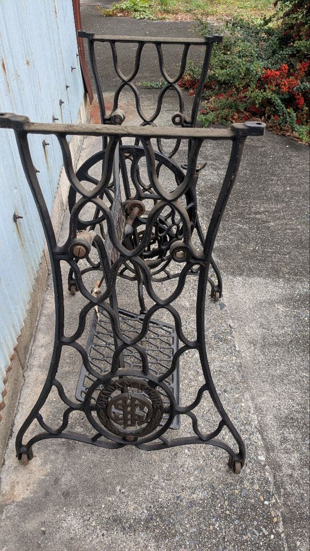 引き取り限定　YAMADAミシン 鉄製 テーブル脚 ヴィンテージ