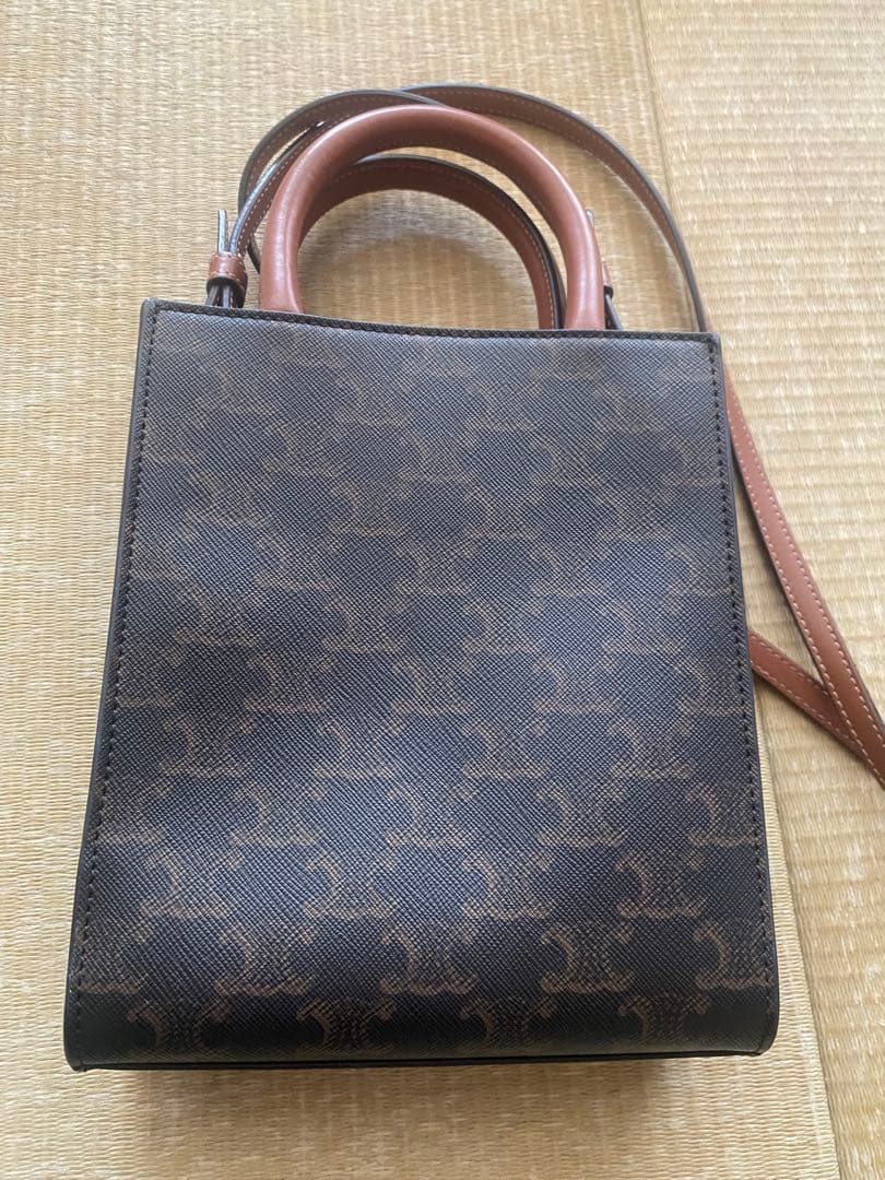 セリーヌ トリオンフ ミニバーティカルカバ