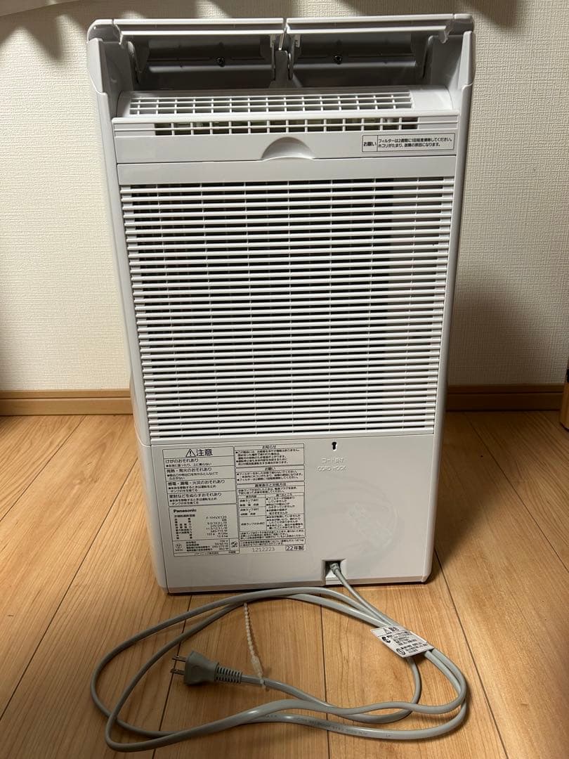 美品　Panasonic ナノイーX 除湿機 ホワイト　 F-YHVX120