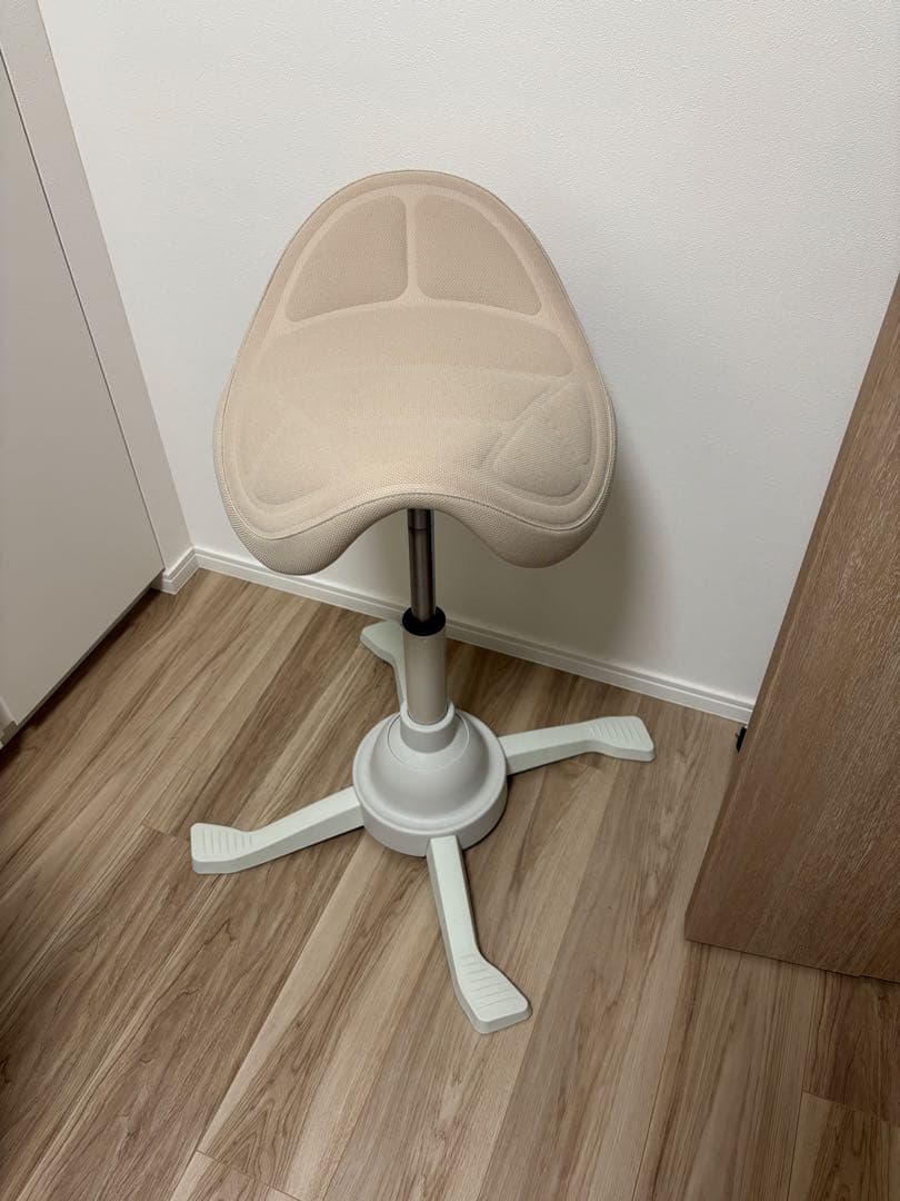 ホースライディングチェア　姿勢矯正チェア ベージュ 高さ調整機能付き