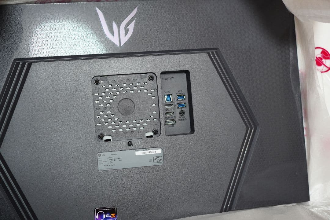 LG ゲーミングモニター UltraGear 31.5インチ/4K/144Hz