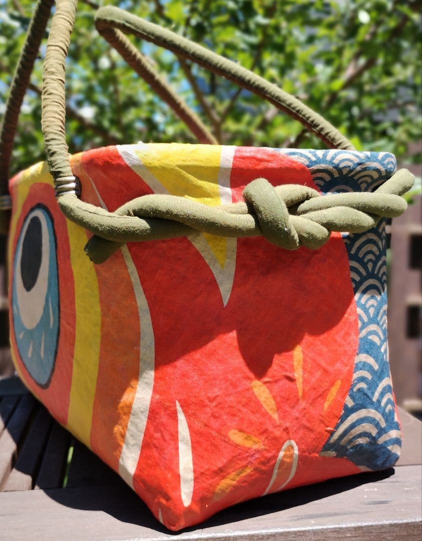 一閑張りバッグ（大）　鯉のぼり 幟旗　目　カラフル　草木染め　柿渋　ハンドメイド