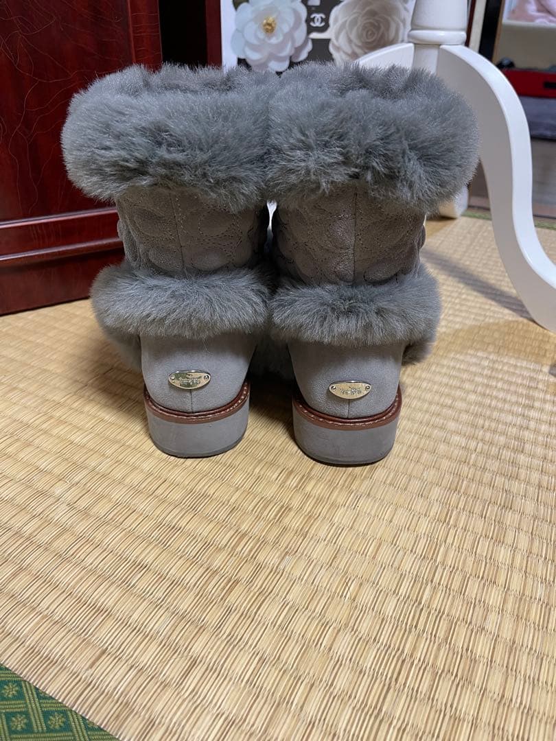 coachムートンブーツ