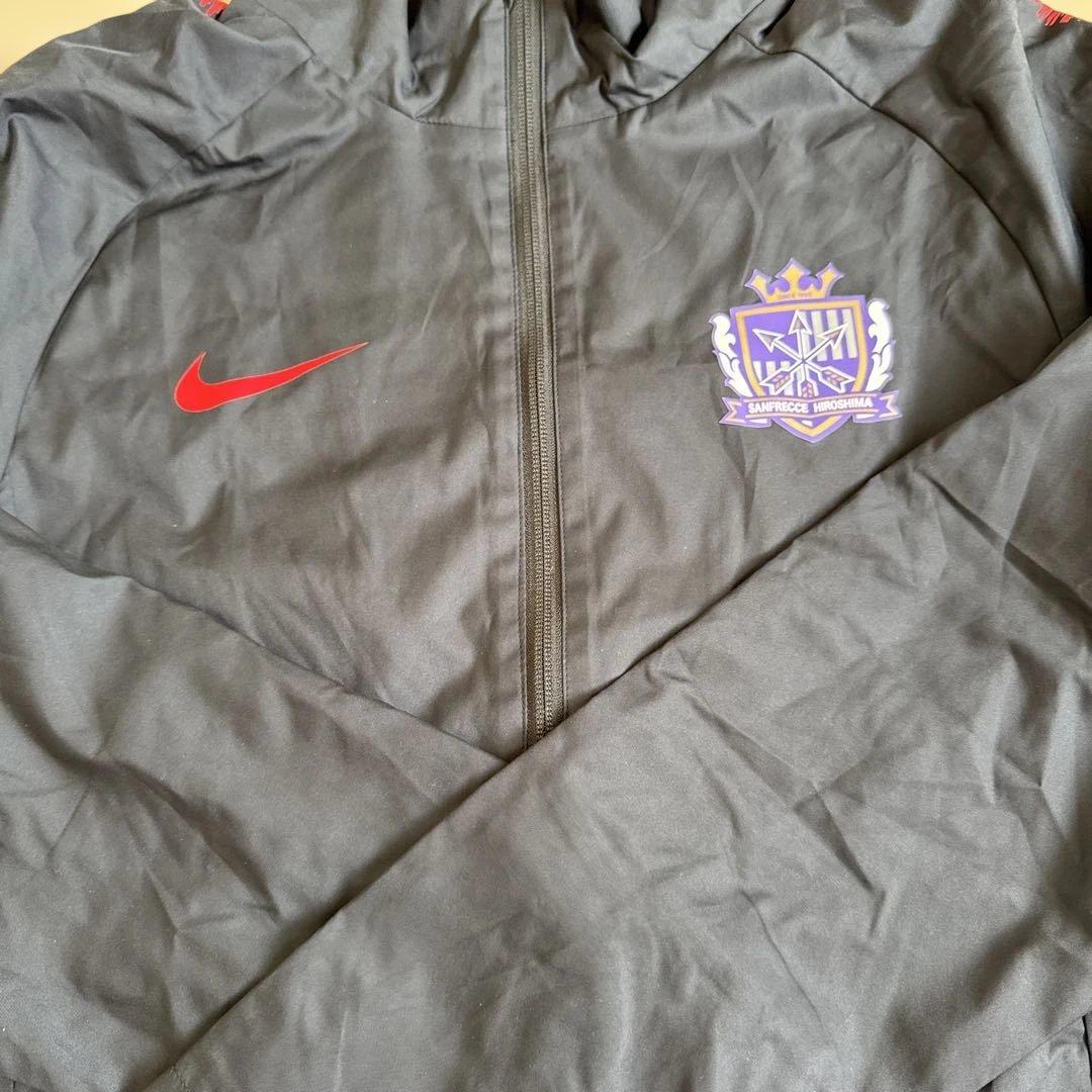 サンフレッチェ広島　Nike ウィンドブレーカー Lサイズ