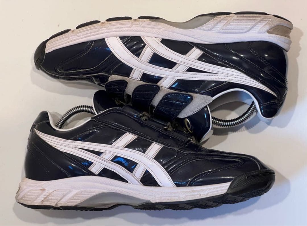 asics ネイビー トレーニングシューズ