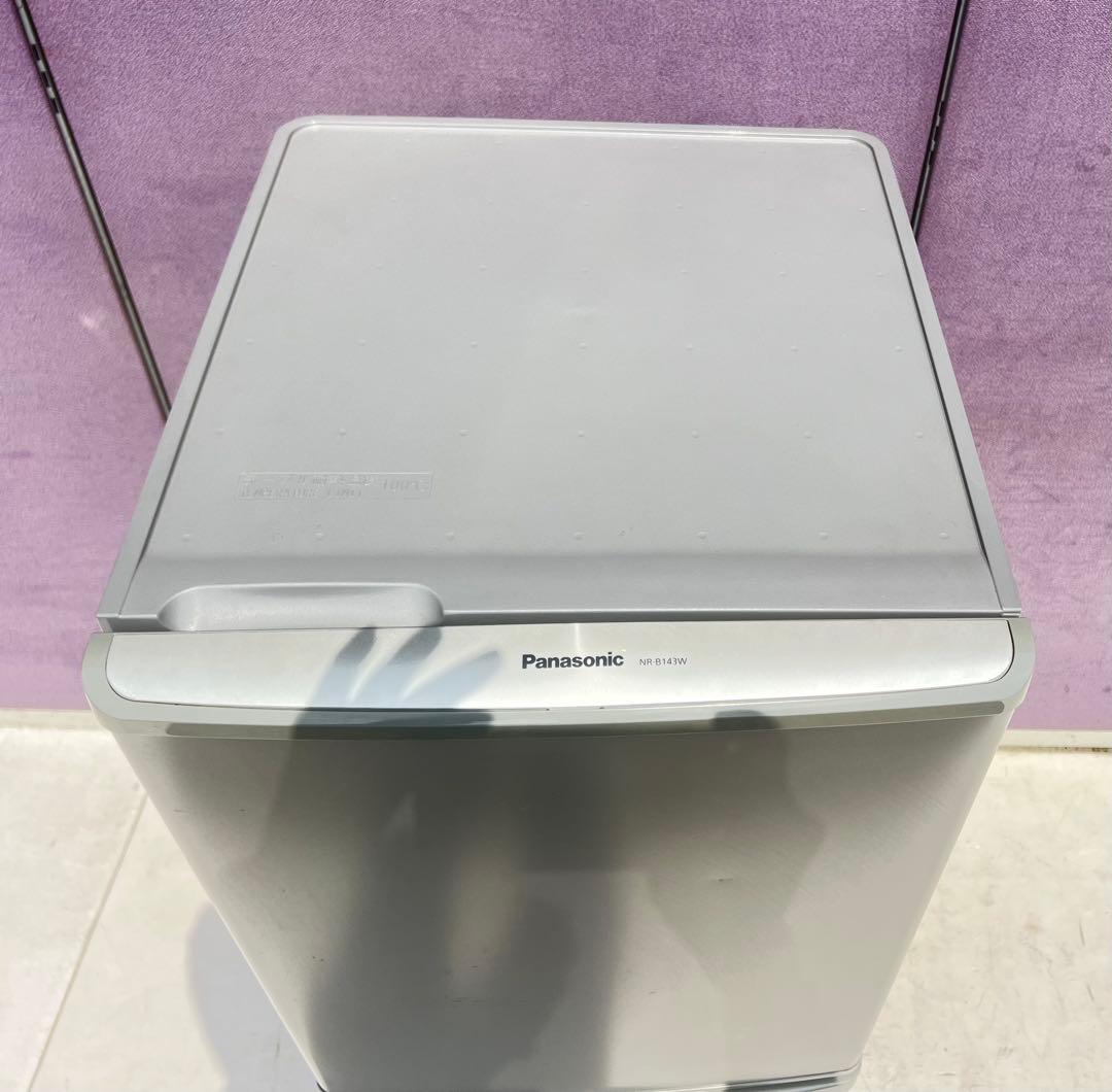 Panasonic ノンフロン冷凍冷蔵庫 品番 NR-B143W-S 2010年