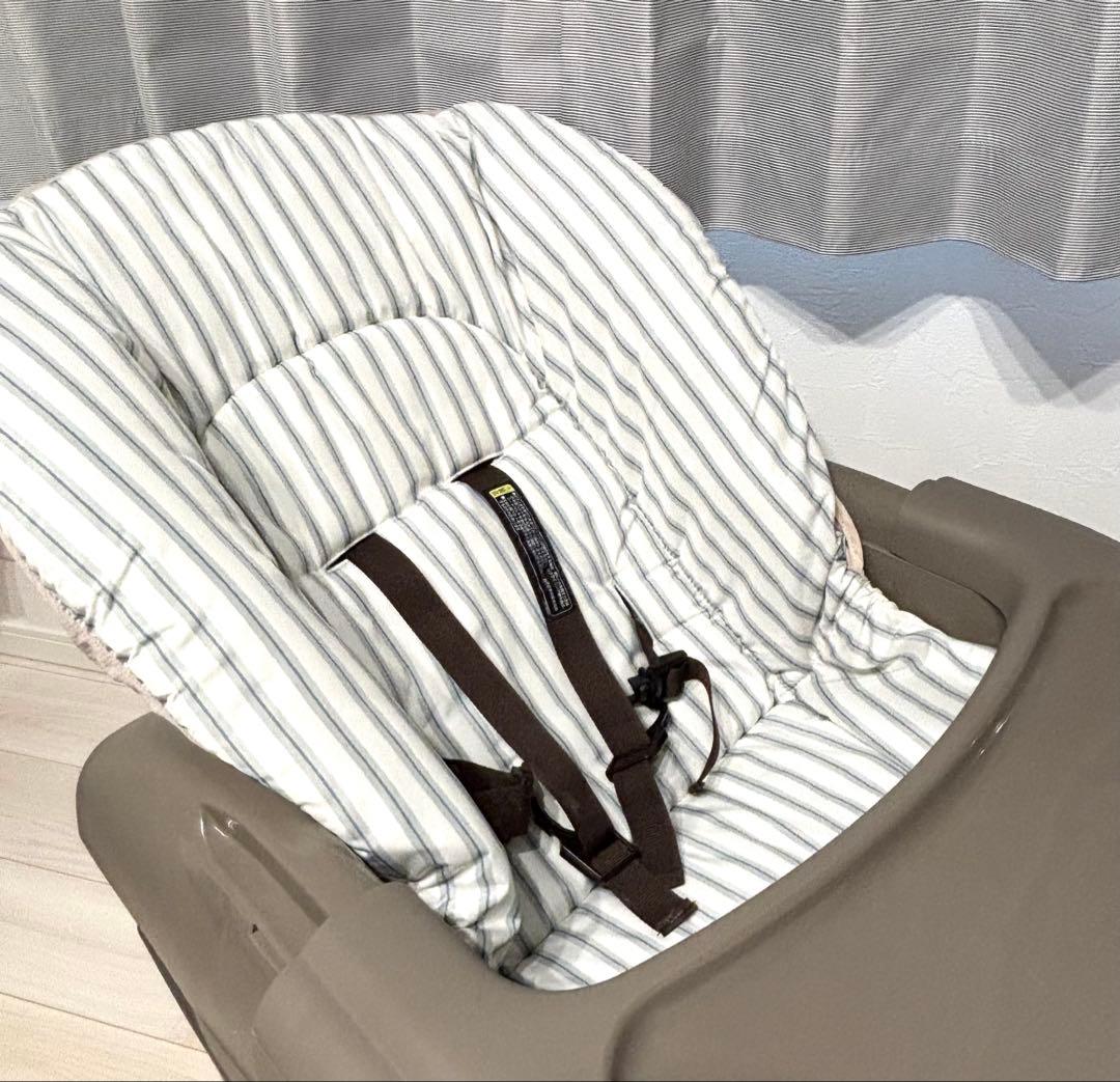 美品コンビスウィングベッド&チェアネムリラ