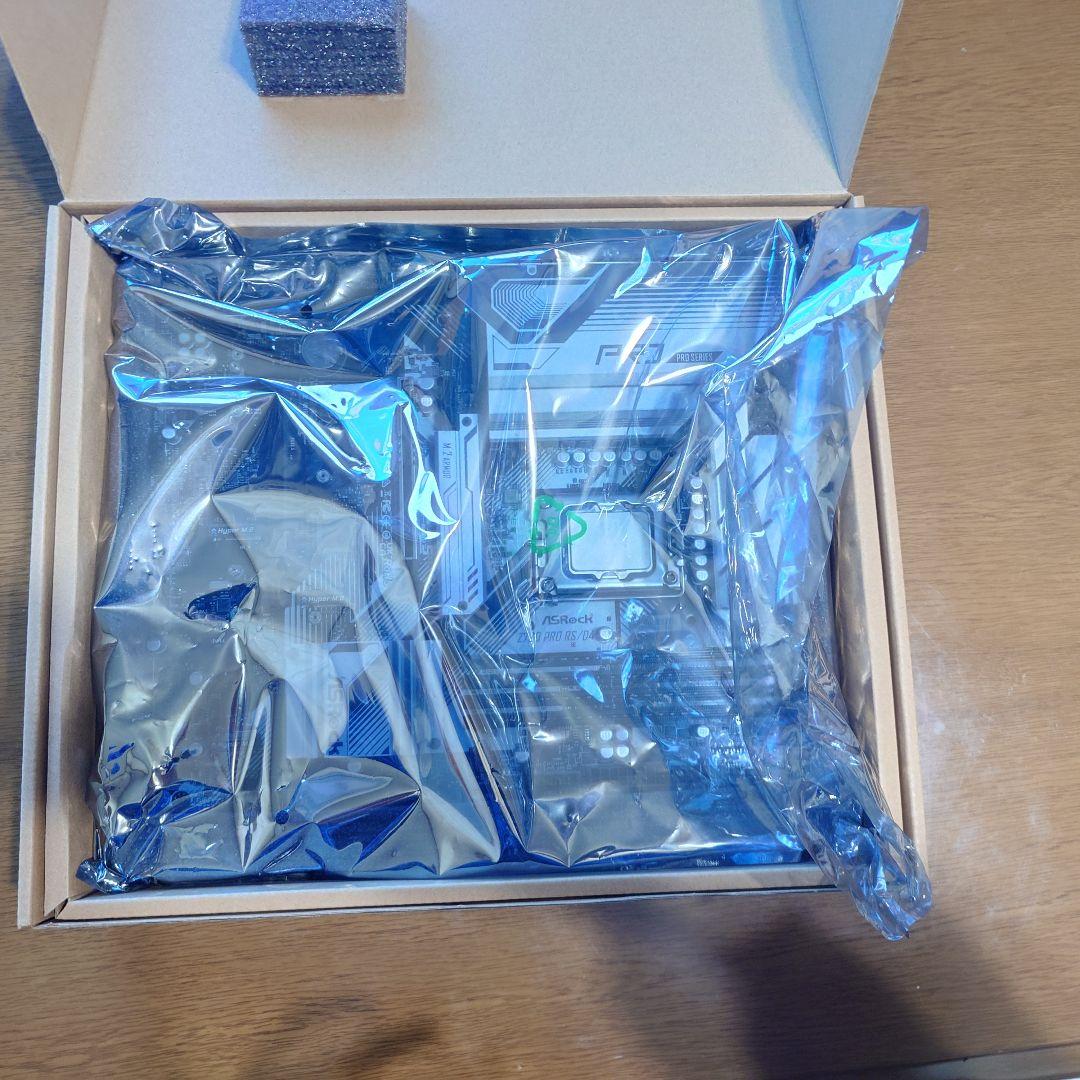 Z790 Pro RS/D4　と　i5-13400F