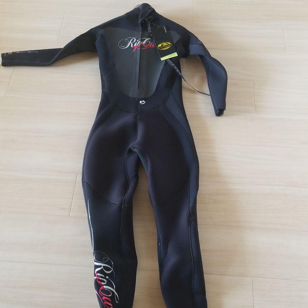 リップカール　ウェットスーツ