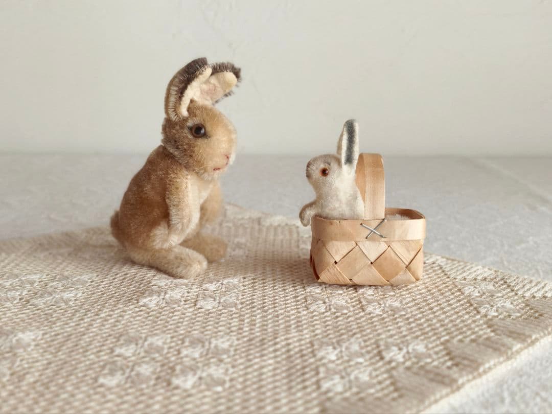 * vintage animal ୨୧ 立ち姿の 可愛い ウサちゃん