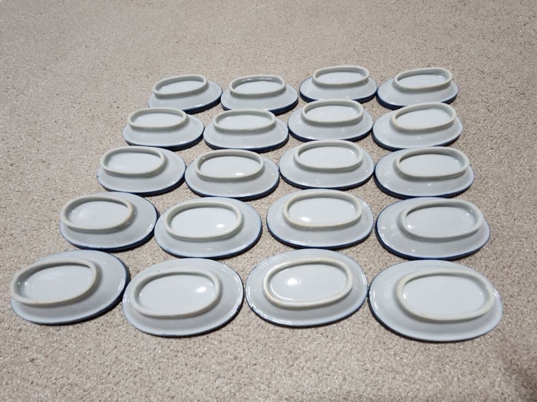 美品　楕円形の皿 大20皿小20皿計40皿セット 白と青の縁取り