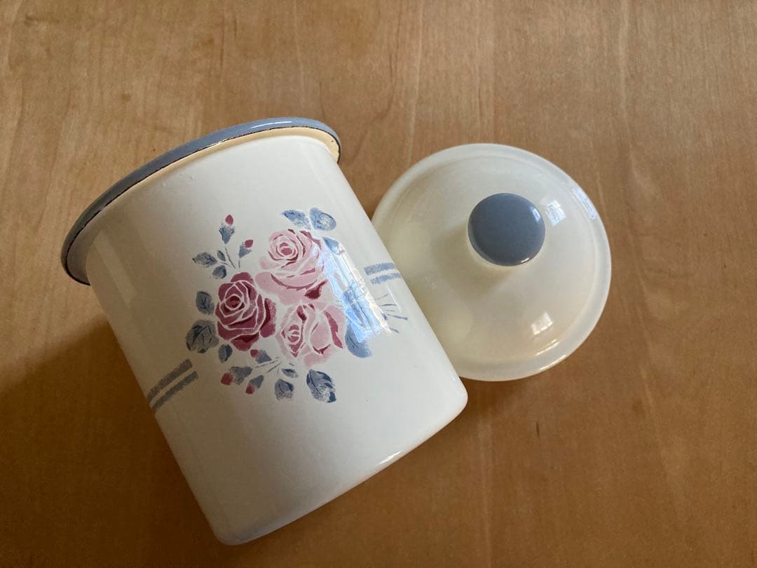 イマン＊シャルロット＊ホーローセル缶&キャニスター