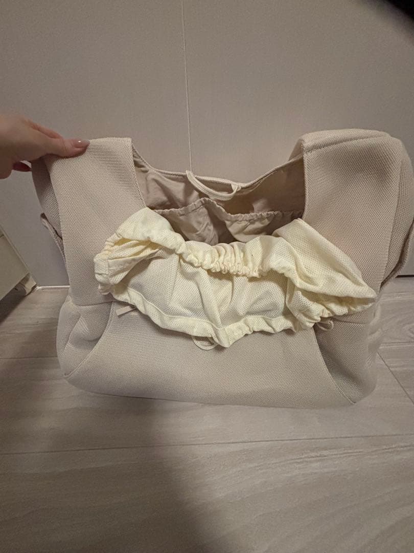 早い者勝ち　moncheri メッシュフロント付き犬用キャリーバッグ Mサイズ