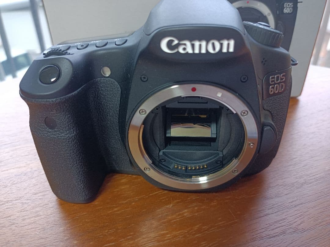 Canon　eos 60Dデジタル一眼レフカメラ