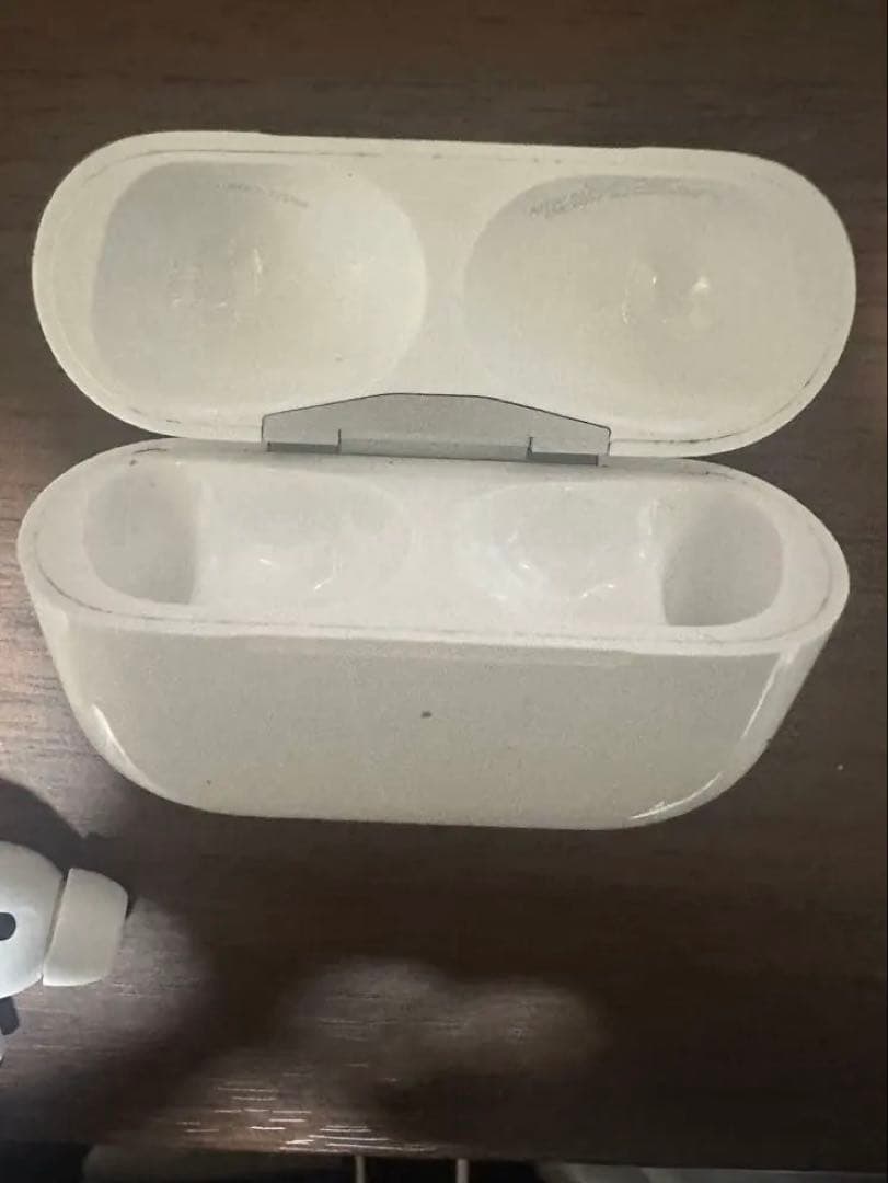 第2世代AirPods Pro 充電ケース付き ホワイト 片耳