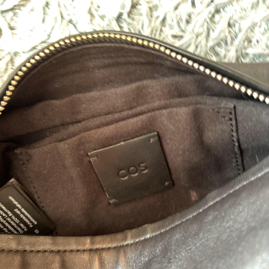 Cos レザープリーツベルトバッグ