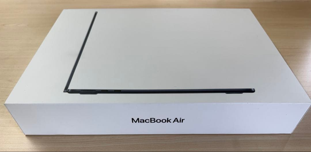 【良品】MacBook Air M2 8GB/256GBミッドナイト おまけ付