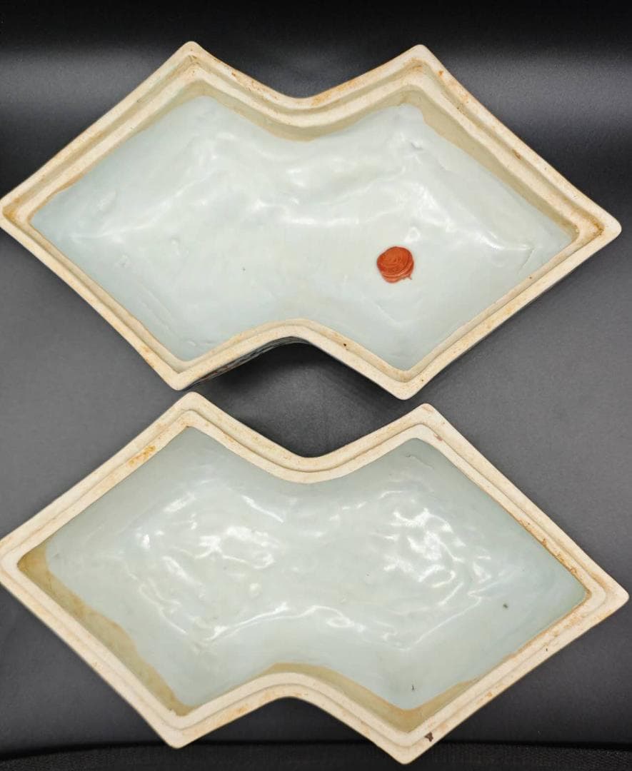 大明隆慶年製　五彩双龍紋蓋箱 官窯物(E-20)