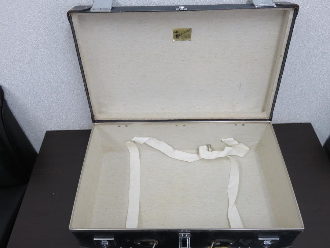 UK ヴィンテージ 英国 グローブ トロッター 24インチ トランクケース